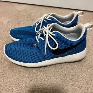 Blue Nike Roshes